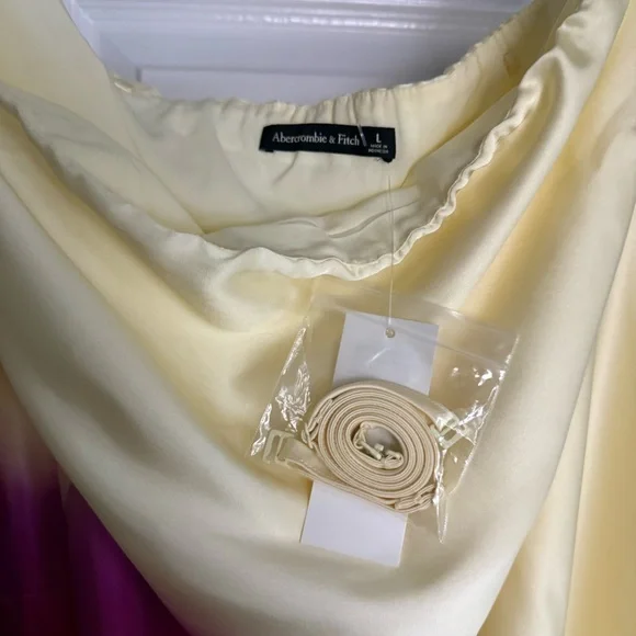 Abercrombie & Fitch Strapless Maxi Dress in Cream with Pink and Red Floral - Picture 5 of 6